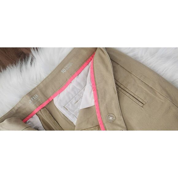 NWOT Womens Size 10 A.N.A TWILL SHORT KHAKI/TAN 3.5 Inseam - Picture 3 of 5